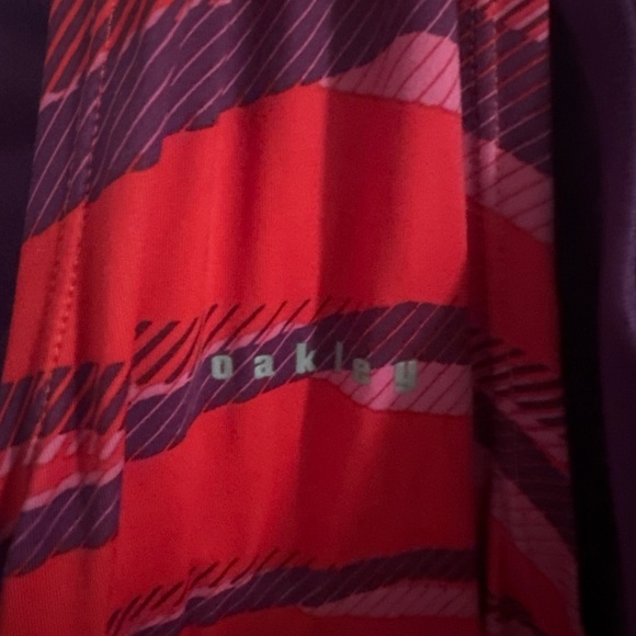 Oakley Workout Top - Picture 5 of 8